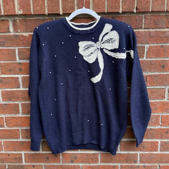 Alfred Dunner Sweaters - Vintage Alfred Dunner Navy Blue Bow Sweater Size Medium Women’s